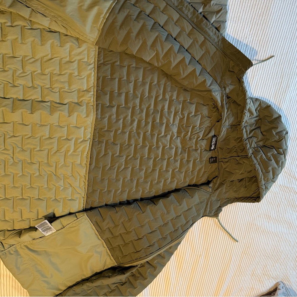 Mountain Hardwear Olive Green Puffer Jacket - Picture 5 of 8